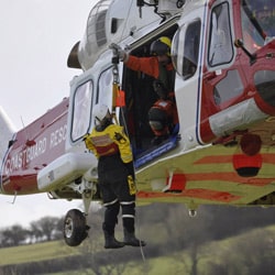 Ferryside Crewmember trains with Coastguard Helicopter